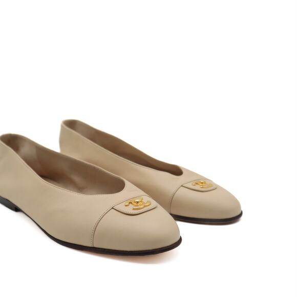 Chanel CC Turnlock Vintage Leather Ballet Flats Size 38 - Picture 3 of 12